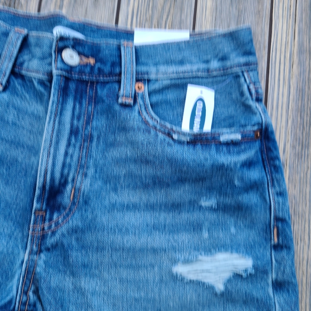 Old Navy High Waist Denim Shorts - Picture 3 of 9